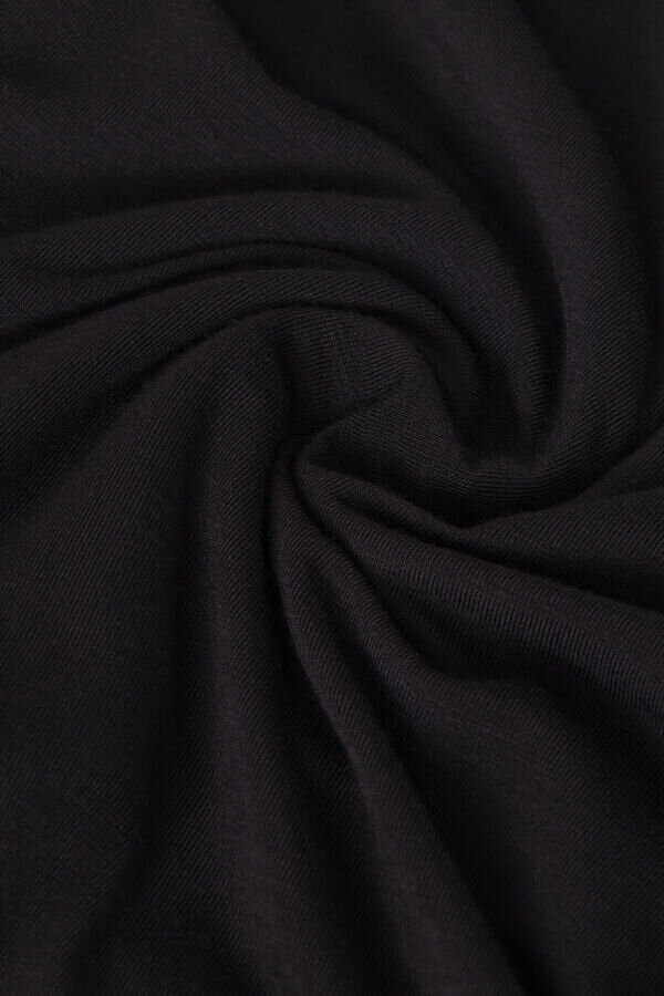 Bodysuit „Fresh Bamboo” mit langen Ärmeln und tiefem V-Ausschnitt Bodysuit „Fresh Bamboo” mit langen Ärmeln und tiefem V-Ausschnitt