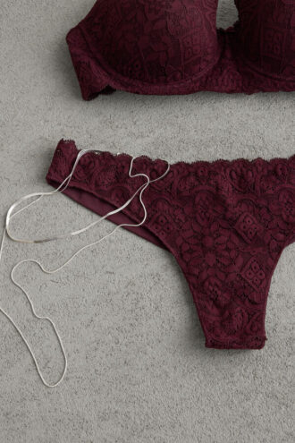 Brazilian Slip aus Mikrofaser und Spitze