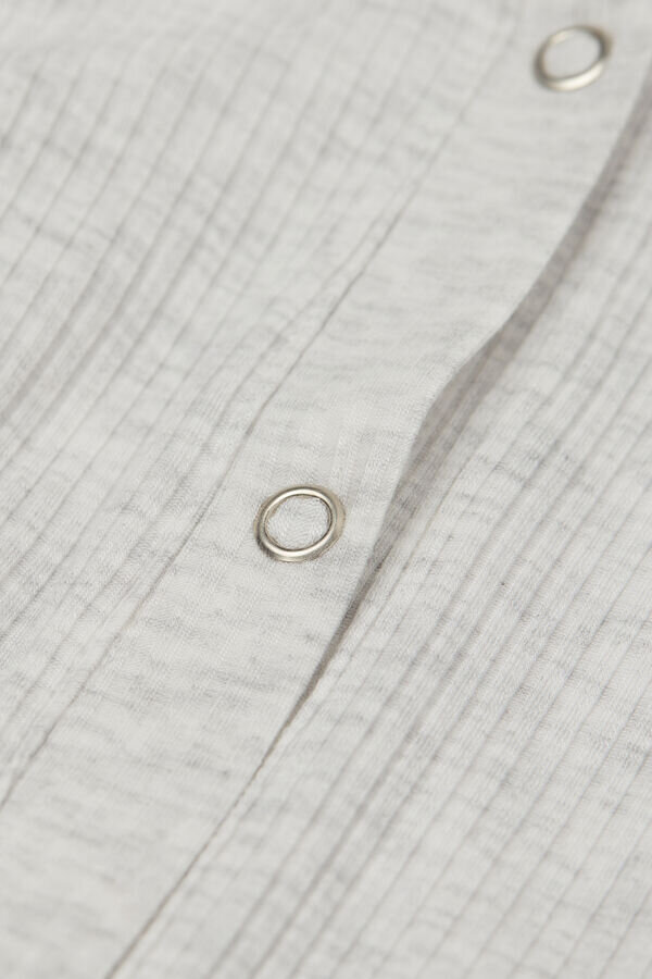 Chic Comfort Langarm-Modal-Oberteil mit Knöpfen Chic Comfort Langarm-Modal-Oberteil mit Knöpfen