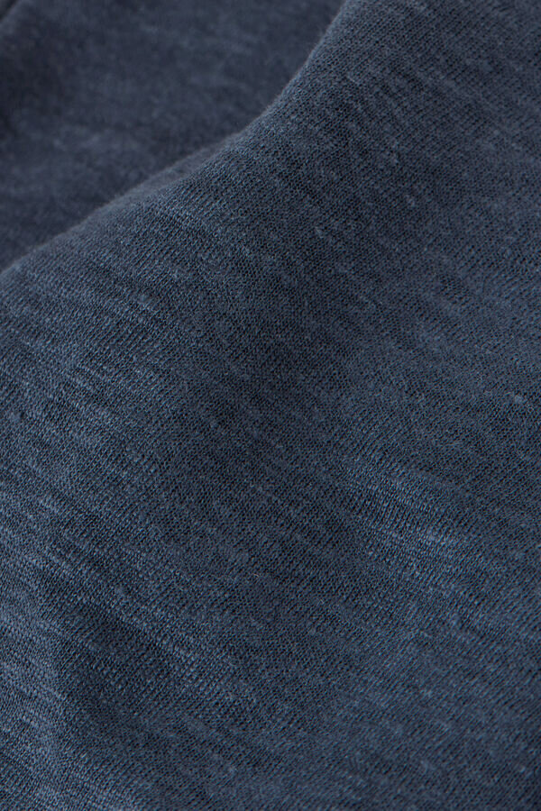 Das Kurzarm-Oberteil aus reinem Leinen Das Kurzarm-Oberteil aus reinem Leinen