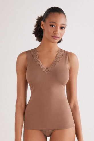 Hübsches Tanktop aus Modal und Spitze mit Blumenmuster