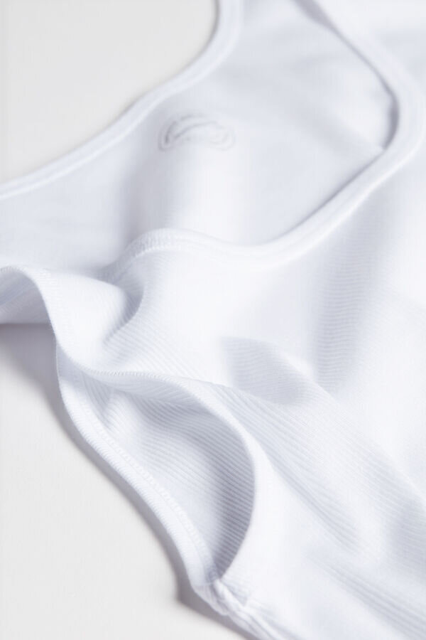 Hochwertiges Baumwoll-Tanktop mit Rippstrick Hochwertiges Baumwoll-Tanktop mit Rippstrick