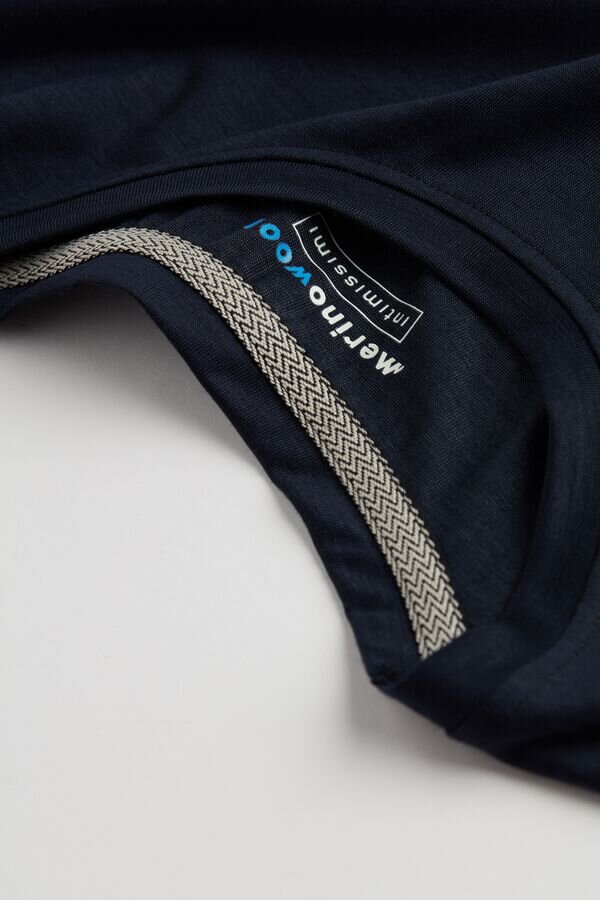 Kurzarm-T-Shirt aus Stretch-Merinowolle Kurzarm-T-Shirt aus Stretch-Merinowolle
