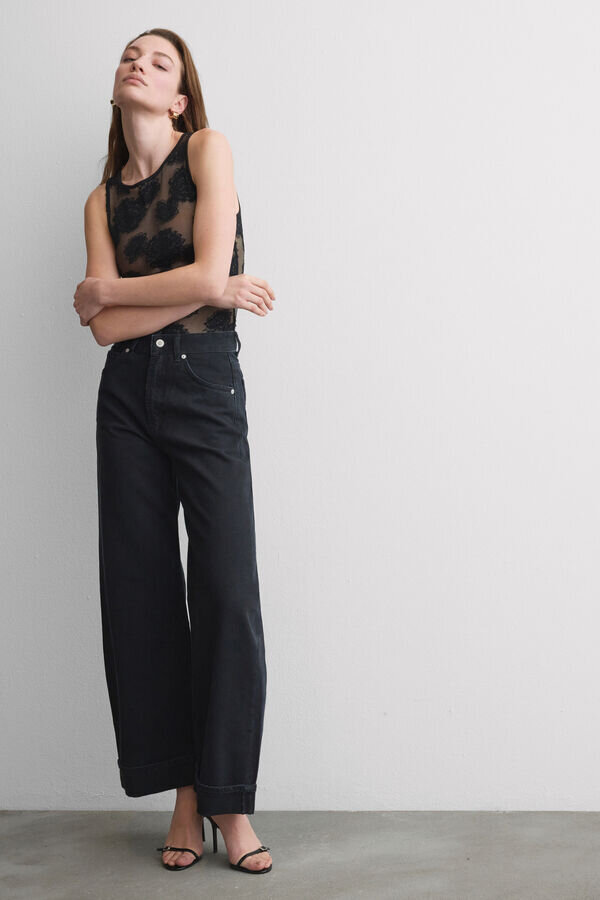 Lace Bodysuit aus sinnlicher Textur-Spitze Lace Bodysuit aus sinnlicher Textur-Spitze