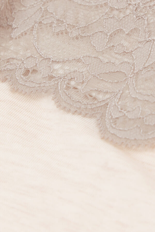 Lange Pyjamas mit Spitzenbesatz aus Modal Lange Pyjamas mit Spitzenbesatz aus Modal