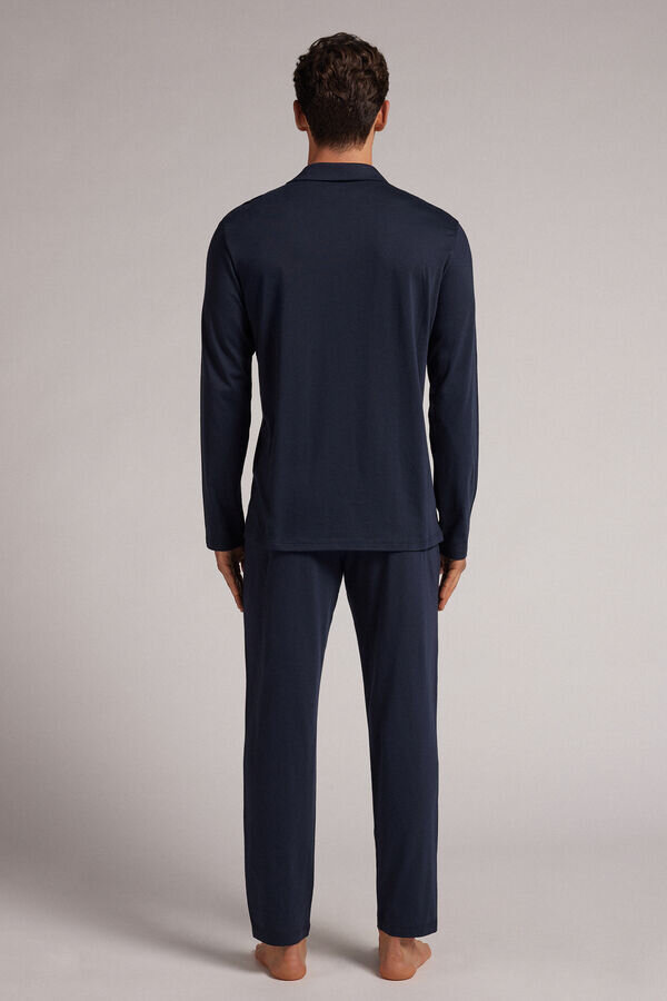 Langer Pyjama mit Knopfleiste aus hochwertiger Baumwolle Langer Pyjama mit Knopfleiste aus hochwertiger Baumwolle