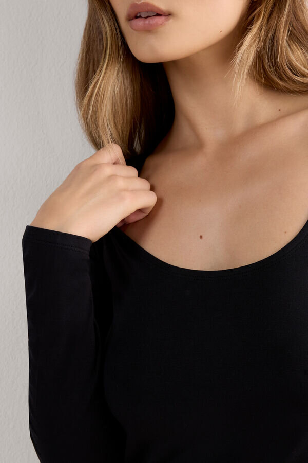 Langärmliges Oberteil mit Rundhalsausschnitt aus Micromodal Langärmliges Oberteil mit Rundhalsausschnitt aus Micromodal