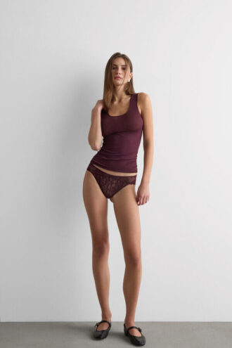 Modal-Kaschmir-Top mit breiten Trägern und ultraleichtem Schnitt