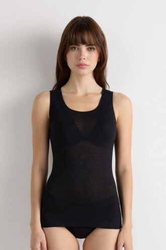 Modal-Kaschmir-Top mit breiten Trägern und ultraleichtem Schnitt