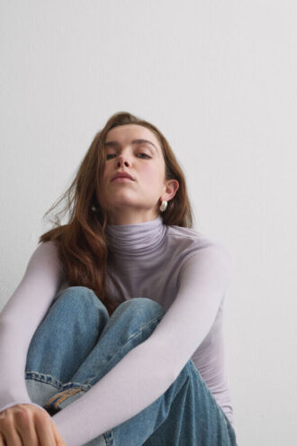 Modal-Kaschmir-Top mit hohem Kragen