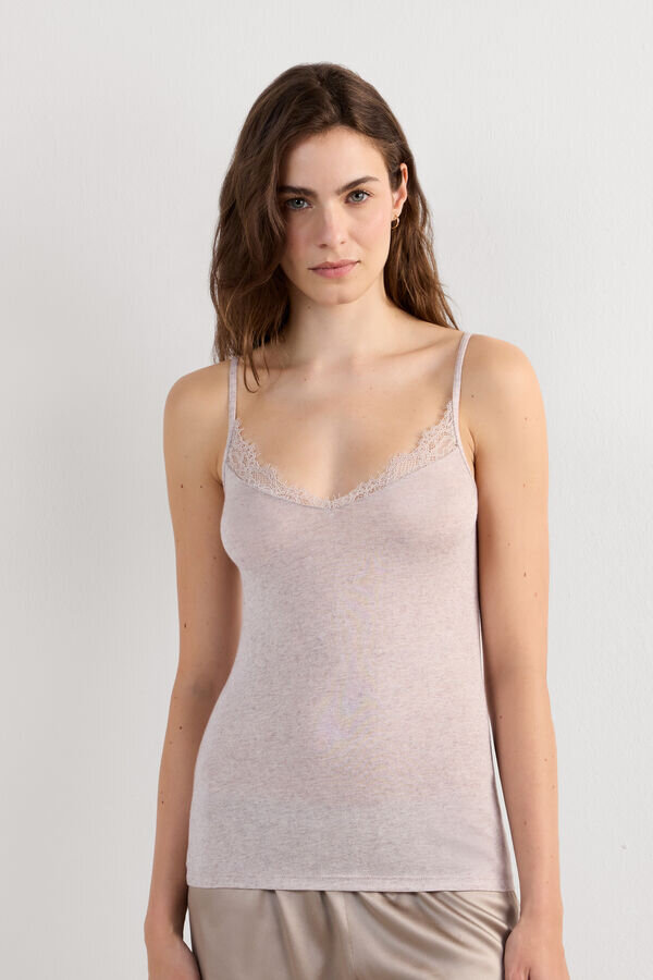 Modal Ultralight Cashmere Blend Top mit Spitze Modal Ultralight Cashmere Blend Top mit Spitze