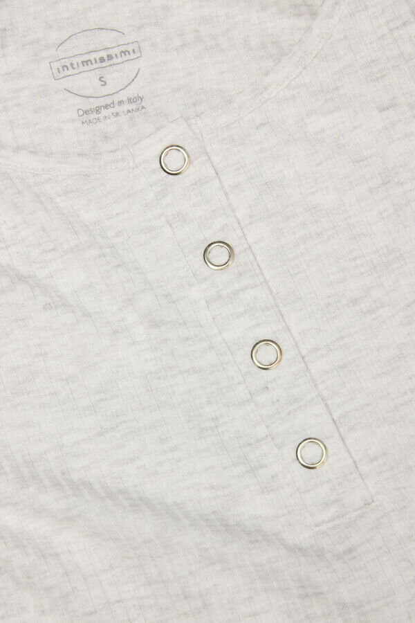 Modisches, bequemes Oberteil aus Modal Modisches, bequemes Oberteil aus Modal