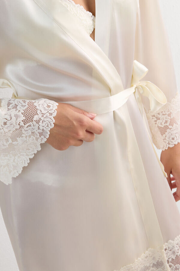 Pretty Flowers Silk Kimono Pretty Flowers Silk Kimono