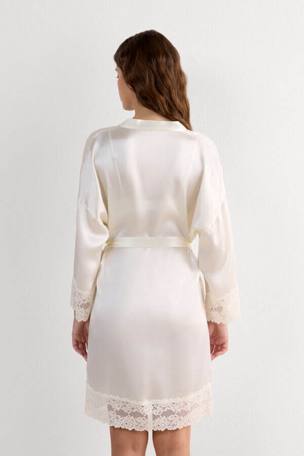 Pretty Flowers Silk Kimono Pretty Flowers Silk Kimono