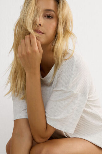 Schickes, bequemes Modal-Oberteil mit kurzen Ärmeln