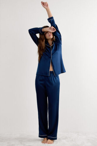 Seidenhose in voller Länge Seidenhose in voller Länge