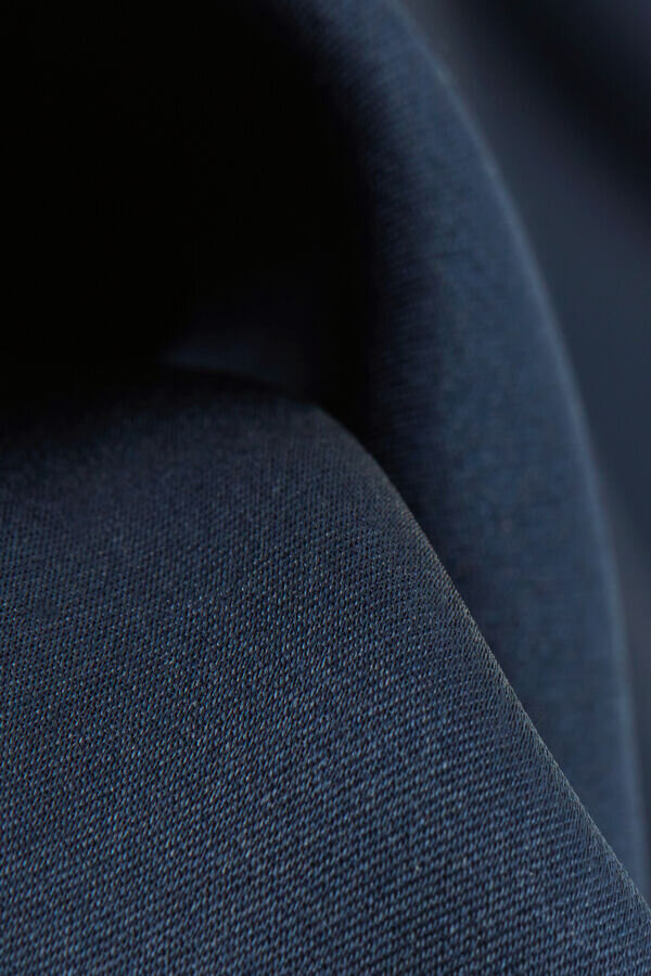 Seidenunterkleid mit Spitzeneinsatz Seidenunterkleid mit Spitzeneinsatz