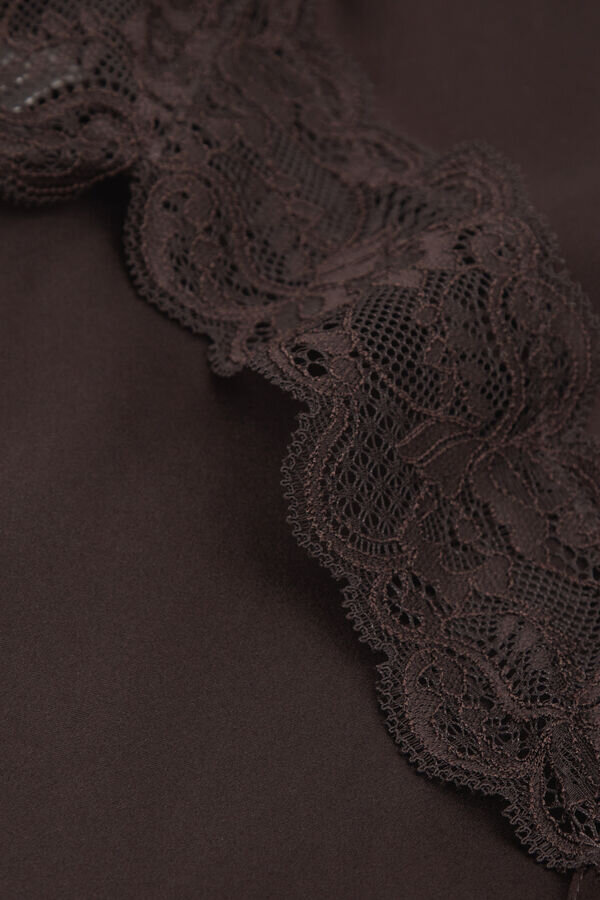 Seidenunterkleid mit Spitzeneinsatz Seidenunterkleid mit Spitzeneinsatz