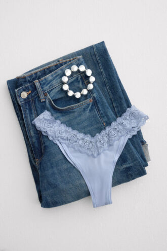 Spitze und Mikrofaser 80S Style Brazilian Spitze und Mikrofaser 80S Style Brazilian