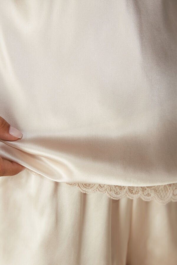 Spitzen- und Seidentop Spitzen- und Seidentop