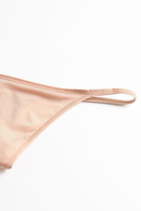 Thong mit ultraleichten Microfiber-Trägern Thong mit ultraleichten Microfiber-Trägern