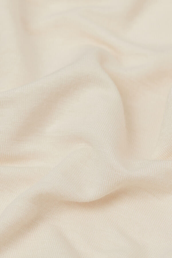 Top mit U-Boot-Ausschnitt aus frischem Bambus Top mit U-Boot-Ausschnitt aus frischem Bambus