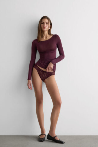 Ultraleichtes Oberteil aus Modal-Kaschmir mit U-Boot-Ausschnitt