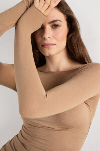 Ultraleichtes Oberteil aus Modal-Kaschmir mit U-Boot-Ausschnitt