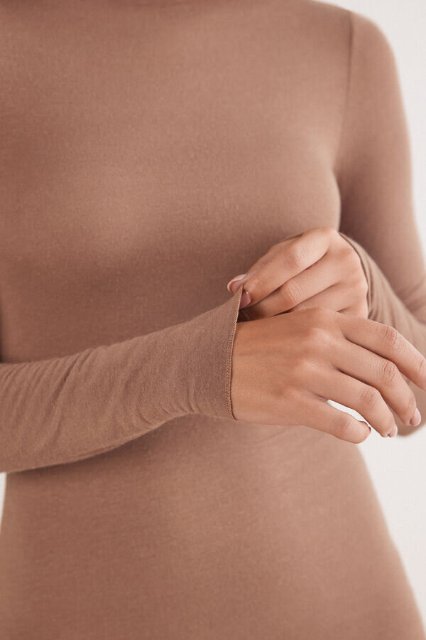 Ultraleichtes Oberteil aus Modal-Kaschmir mit U-Boot-Ausschnitt Ultraleichtes Oberteil aus Modal-Kaschmir mit U-Boot-Ausschnitt