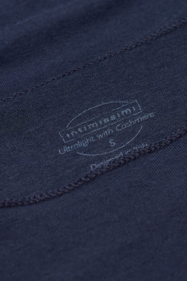 Ultraleichtes Oberteil aus Modal-Kaschmir mit U-Boot-Ausschnitt Ultraleichtes Oberteil aus Modal-Kaschmir mit U-Boot-Ausschnitt