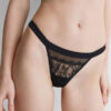 Verspielter Glamour-Thong aus Spitze